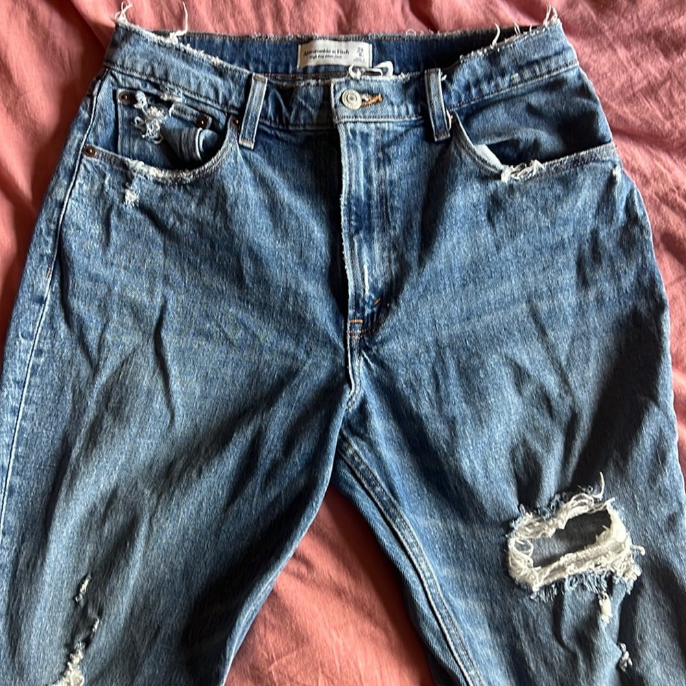 A&F high rise mom jeans size 8R